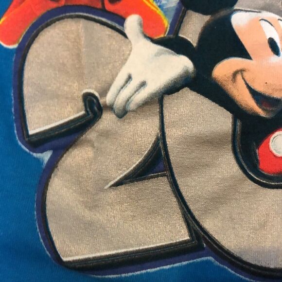 Vintage 2012 Disney T-Shirt | Medium - Picture 8 of 8